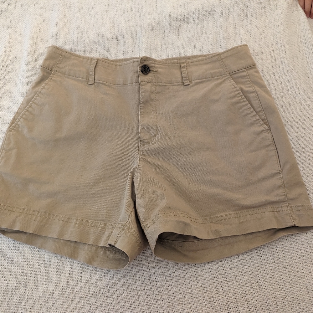 Women's Gap Khaki shorts, 5" inseam